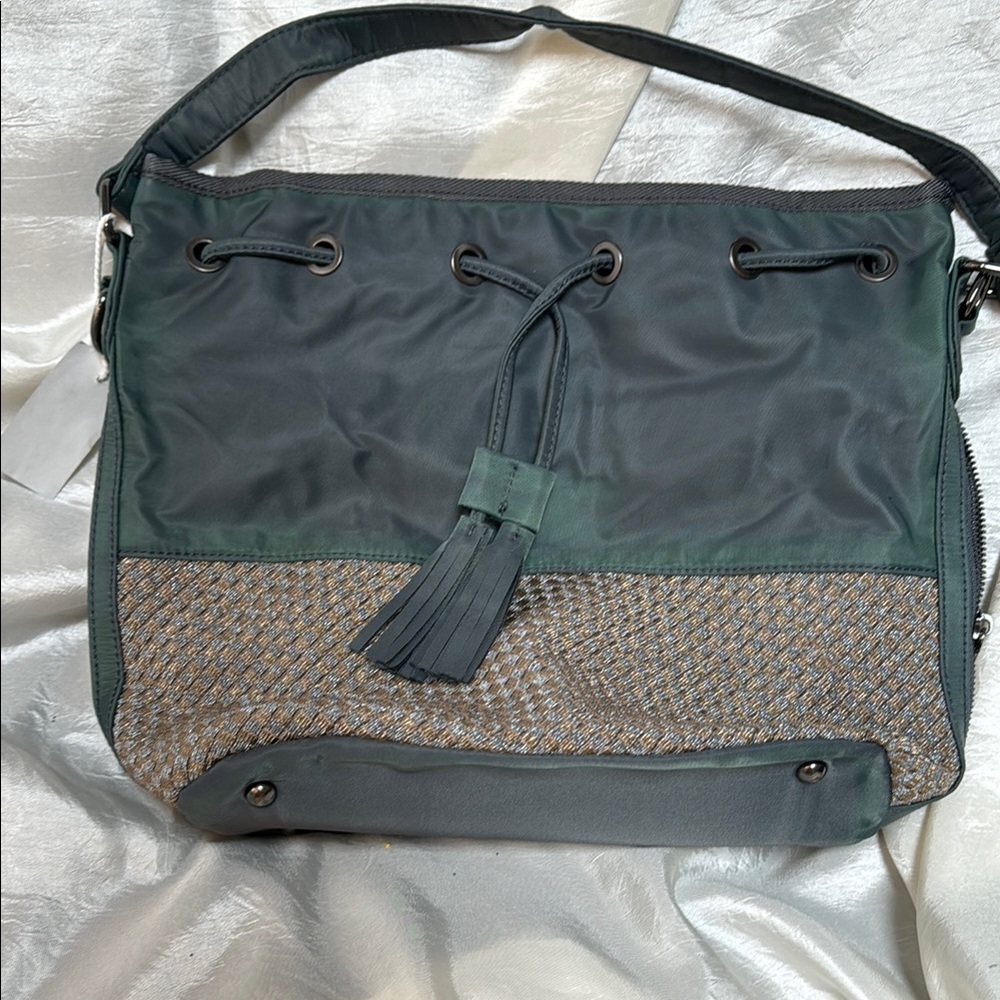 Stylish Green Handbag with Woven Silver and Bronze